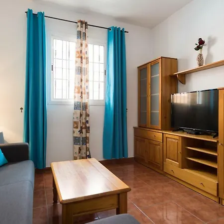 Nyaraló Private Solarium - 2br House Near The Airport *