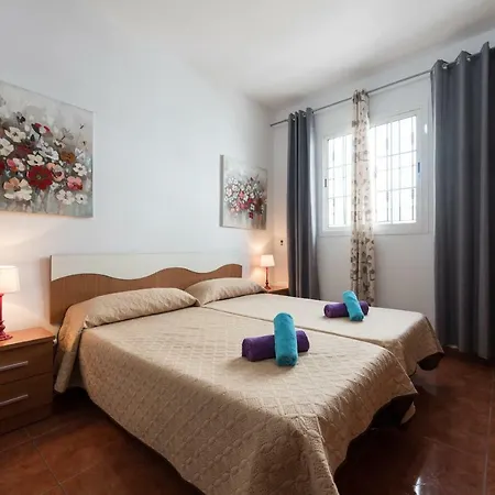 Nyaraló Private Solarium - 2br House Near The Airport Vecindario