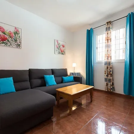 Private Solarium - 2br House Near The Airport * Vecindario (Gran Canaria)