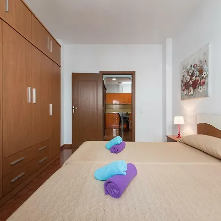 Private Solarium - 2br House Near The Airport *