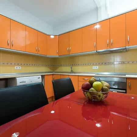 Private Solarium - 2br House Near The Airport Holiday home *