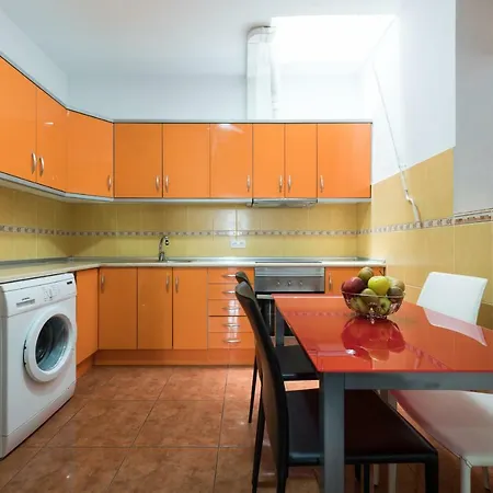 Private Solarium - 2br House Near The Airport Holiday home *